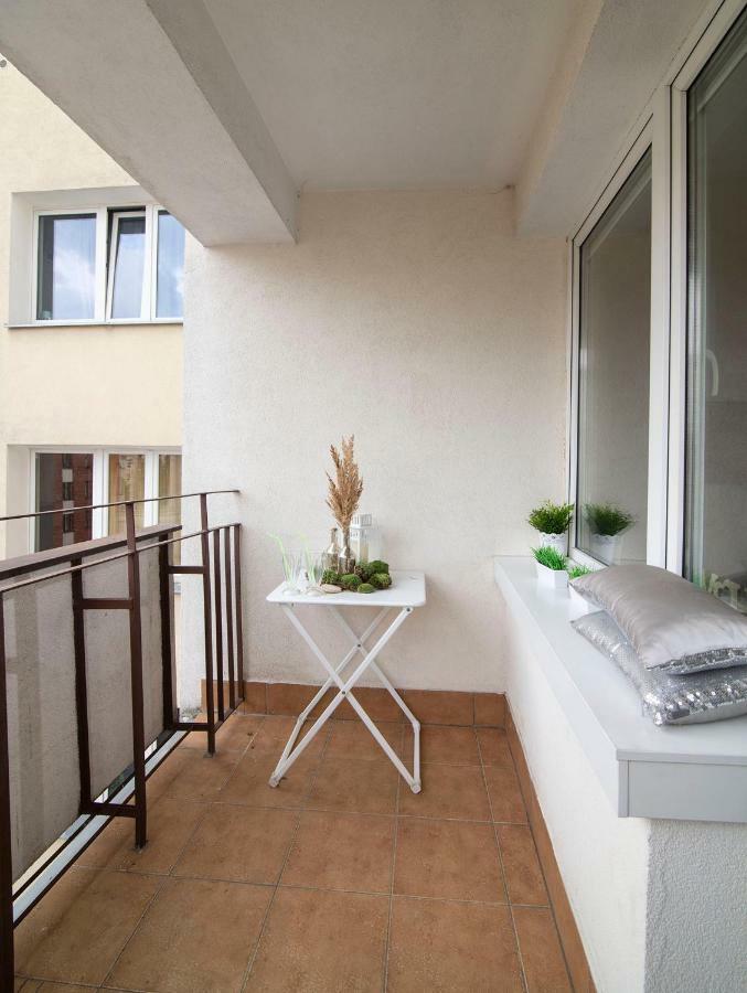 Wlr Apartments - Hoza II Варшава Екстериор снимка