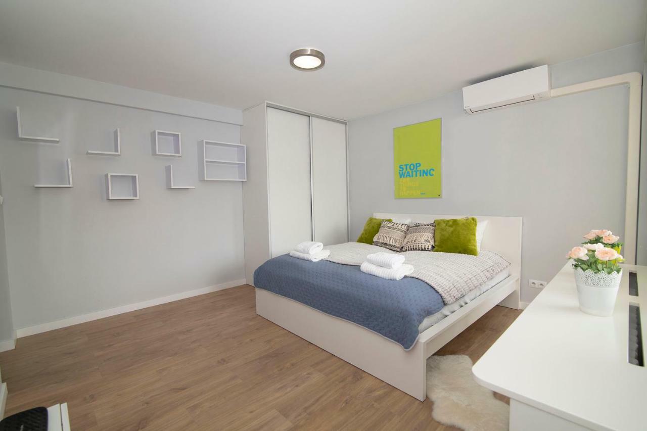 Wlr Apartments - Hoza II Варшава Екстериор снимка
