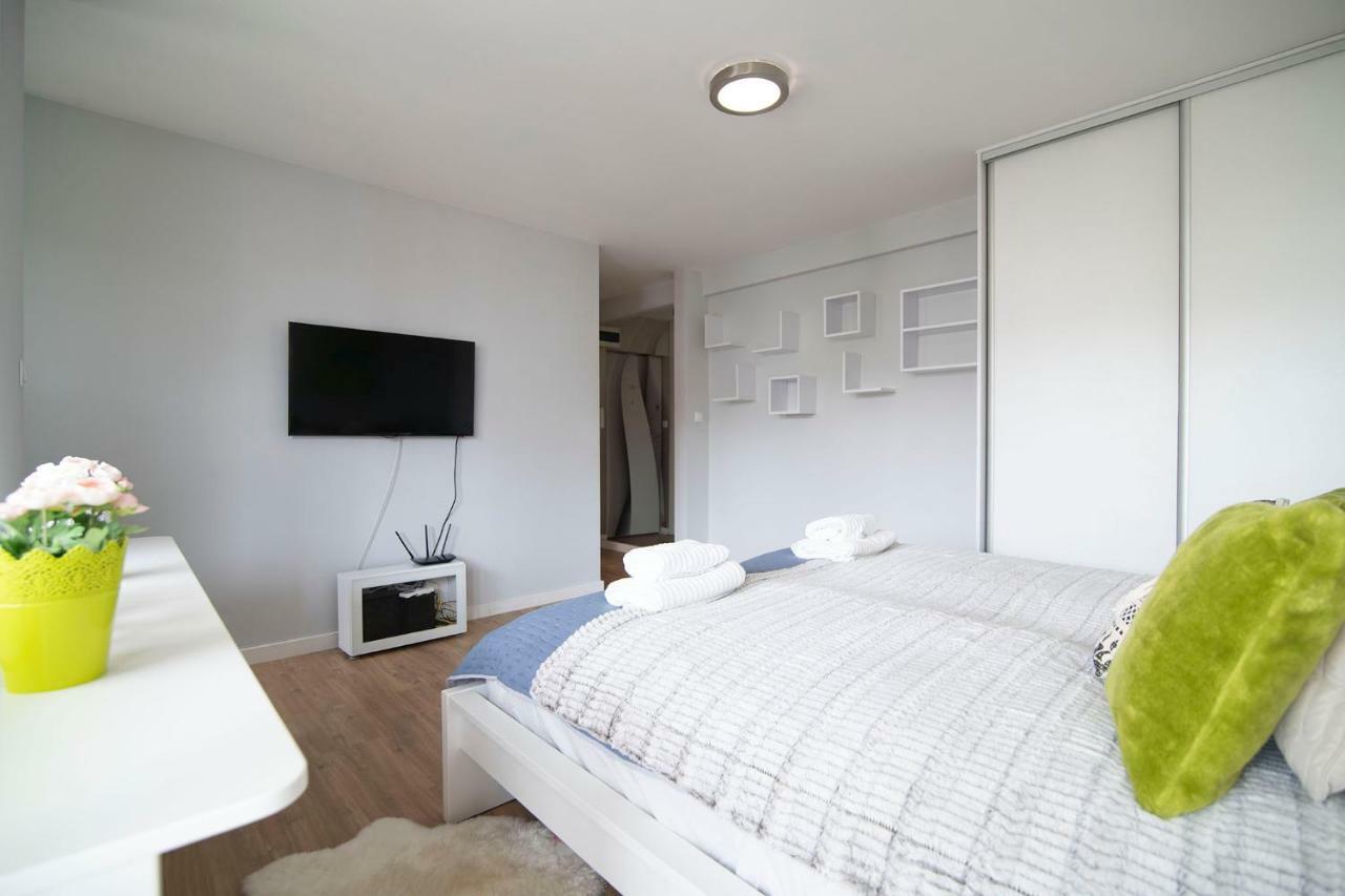 Wlr Apartments - Hoza II Варшава Екстериор снимка