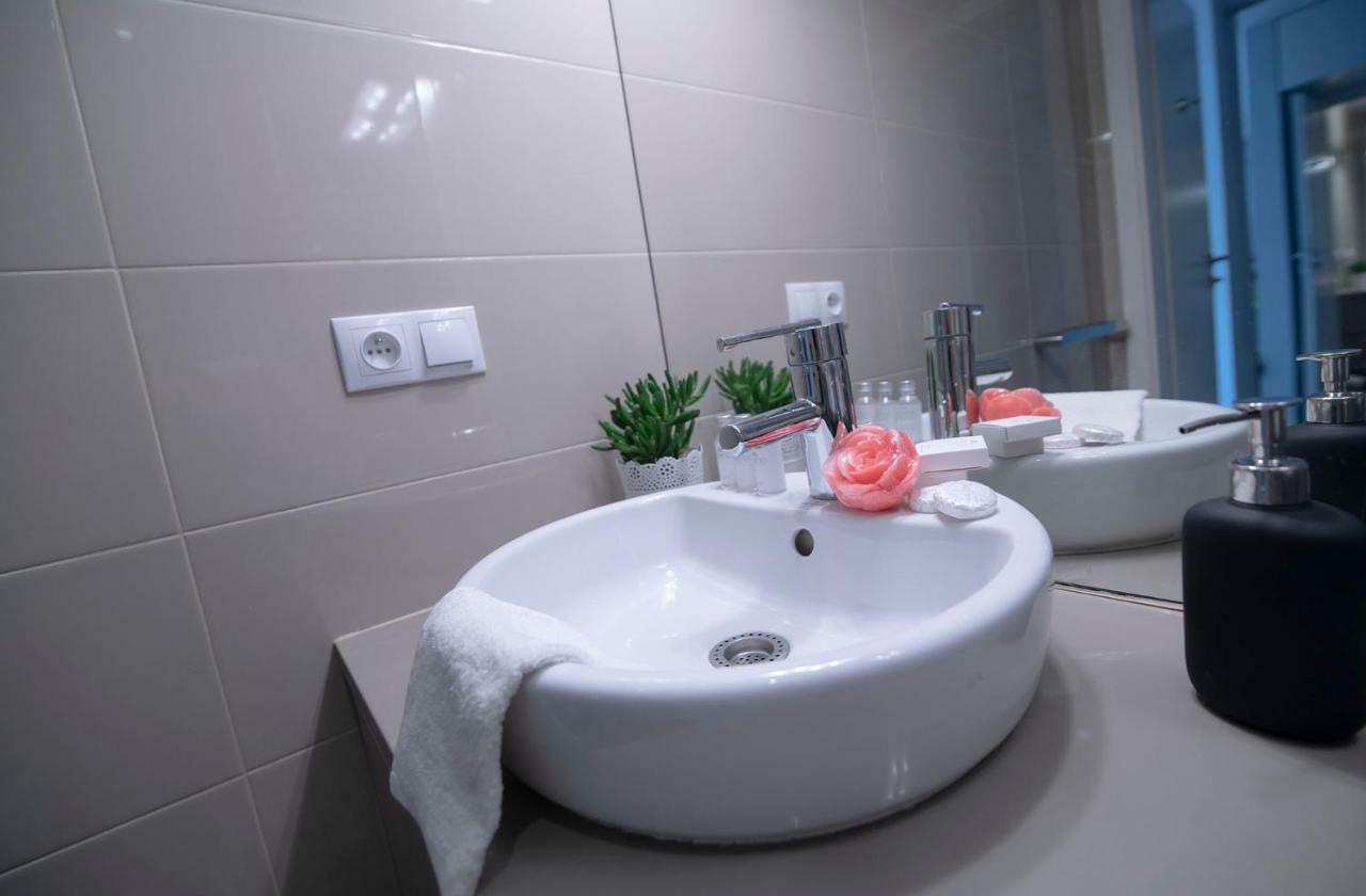 Wlr Apartments - Hoza II Варшава Екстериор снимка